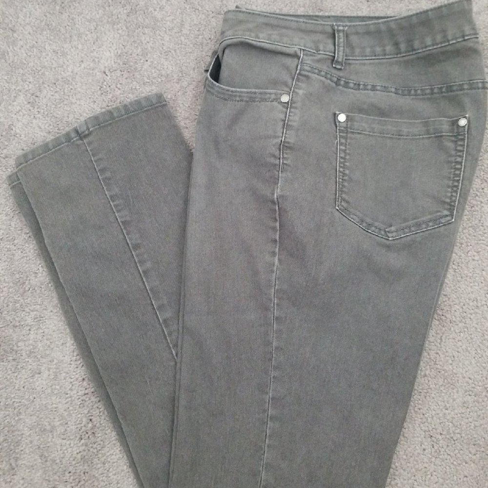 Dana Buchman gray jeans